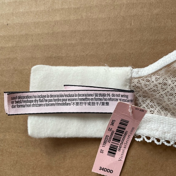 Victoria Secret- Dream angel unlined lace balconette bra - Picture 5 of 5